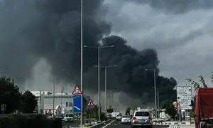 मिडिल ईस्ट में बढ़ा तनाव: दुबई-दोहा में धमाकों की आवाज, ओमान के पास टैंकर पर हमला