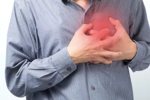 चलते समय सांस फूलना हो सकता है हार्ट की बीमारी का संकेत, समय रहते कराएं जांच