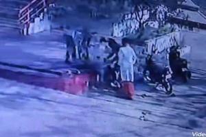 चंडी माता मंदिर में हंगामा: नशे में धुत युवकों ने पुजारी-सेवादारों पर किया हमला, पूरी घटना CCTV में कैद