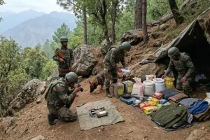 Jammu Kashmir News: राजौरी के जंगल में आतंकी ठिकाने का भंडाफोड़, IED समेत कई सामान बरामद
