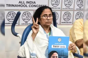 West Bengal Election 2026: ममता बनर्जी ने जारी किया TMC का घोषणापत्र, 10 प्रतिज्ञाओं के साथ चुनावी शंखनाद