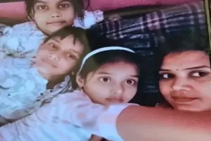 दुर्ग में खौफनाक कांड: कॉन्स्टेबल की पत्नी पर 18 और मासूम बेटे पर 14 वार, घर में घुसकर महिला ने मचाया कत्लेआम