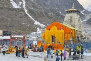केदारनाथ में ‘नो मोबाइल ज़ोन’ लागू: मंदिर परिसर में फोटो-वीडियो पूरी तरह बैन, नियम तोड़ने पर होगी कड़ी कार्रवाई