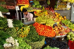 ग्लोबल तनाव का लोकल असर: छत्तीसगढ़ में फल-सब्जी कारोबार को 450 करोड़ का नुकसान, किसानों की टूटी कमर