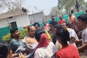 बस्तर में तनाव: धर्मांतरण के आरोप में पास्टर की पिटाई, वीडियो वायरल, गांव छोड़ने का अल्टीमेटम