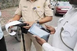 लाल-नीली बत्ती और झंडे लगाने वालों की खैर नहीं: फर्जी नेताओं पर सख्ती, 16 हजार से ज्यादा चालान...