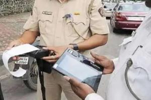 Ajab-Gajab: XUV700 मालिक पर ‘बिना हेलमेट’ चालान, सिस्टम की गड़बड़ी ने खोली ई-चालान व्यवस्था की पोल