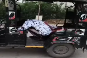 रायपुर में एक ही दिन दो चाकूबाजी से दहशत: पैसों के विवाद और छेड़खानी के विरोध में हमले, दो युवक गंभीर, पुलिस ने बढ़ाई सख्ती