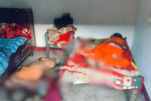 CG Double Murder: घर में सो रहे बुजुर्ग दंपति की बेरहमी से मर्डर, मुखौटा छोड़ भागे हत्यारे, क्या लूट के लिए हुई हत्या या रची गई साजिश? जांच में जुटी पुलिस