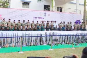 Bijapur Mega Operation: डेडलाइन के आखिरी दिन नक्सल नेटवर्क पर सबसे बड़ा प्रहार, जंगलों में छिपा 14 करोड़ का खजाना बरामद, 25 लाल आतंक ने डाले हथियार 