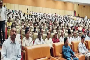 अब आत्मानंद स्कूलों में ‘फ्री एजुकेशन’ नहीं: 9वीं–12वीं के छात्रों से सालाना फीस वसूली का फैसला