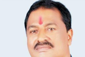 CG Political Ground Report: गृहग्राम में ही घिरे अभनपुर विधायक इंद्रकुमार साहू, पानी-सफाई-नशे के मुद्दों पर फूटा ग्रामीणों का गुस्सा, बोले- “वादे बहुत हुए, काम कहीं नहीं”