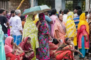 West Bengal Re-Polling 2026: गड़बड़ी के आरोपों के बाद 15 बूथों पर दोबारा वोटिंग, सुबह 11 बजे तक 36.99% मतदान