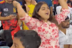 रायपुर IPL मैच में बवाल: टिकट होने के बावजूद नहीं मिली एंट्री, गेट तोड़कर स्टेडियम में घुसे फैंस, सुरक्षाकर्मियों पर मारपीट के आरोप