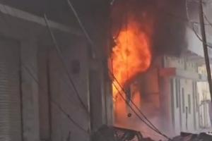 अंबिकापुर पटाखा गोदाम अग्निकांड आईजी की फटकार के बाद जागी पुलिस मुकेश अग्रवाल पर गैर जमानती धाराएं दर्ज