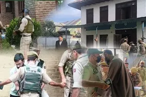 कश्मीर में आतंक के मददगारों पर शिकंजा: सोपोर में एक साथ 15 जगहों पर पुलिस रेड, भारी मात्रा में सामग्री जब्त