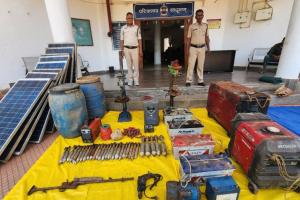 बीजापुर में नक्सलियों के मंसूबों पर बड़ा प्रहार! पहाड़ियों के बीच मिला सीक्रेट बंकर, BGL लॉन्चर और विस्फोटक सामान बरामद