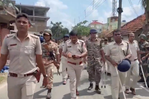 बंगाल में हिंसा पर सख्ती: 80 गिरफ्तार, बिना अनुमति जुलूस पर रोक, कोलकाता में हाई अलर्ट