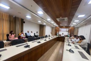 ‘डबल इंजन’ की रफ्तार से बदलेगा बंगाल! CM बनते ही सुवेंदु अधिकारी के 6 बड़े फैसले, BSF से आयुष्मान तक एक्शन मोड में सरकार