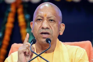 उत्तरप्रदेश के श्रमिकों के लिए खुशखबरी! अब आधार कार्ड से मिलेगा पेंशन, इलाज और बच्चों की पढ़ाई का लाभ
