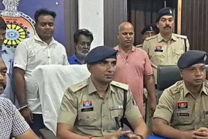 'जमीन में मिला खजाना' कहकर बिछाते थे जाल! नकली सोने का खेल करने वाले 5 ठग गिरफ्तार