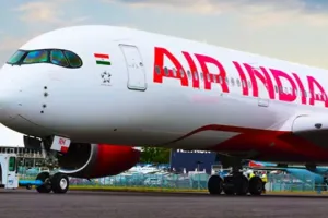 राजकोट एयरपोर्ट पर टला बड़ा विमान हादसा! पक्षी से टकराई एअर इंडिया फ्लाइट, 124 यात्रियों की सुरक्षित इमरजेंसी लैंडिंग