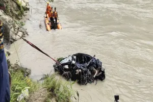 तीस्ता नदी में समाई कार, एक ही परिवार के 4 लोगों की मौत, भारी बारिश और भूस्खलन बना काल