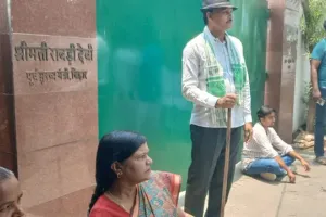 राबड़ी आवास पर कार्यकर्ताओं ने संभाली सुरक्षा की कमान, सरकारी सुरक्षा लौटाने के फैसले पर बिहार में तेज हुई सियासत