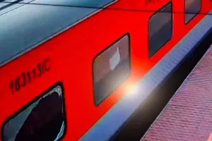 राजधानी एक्सप्रेस पर फिर पथराव, नवगछिया के पास बी-2 कोच का टूटा शीशा, जांच में जुटी आरपीएफ