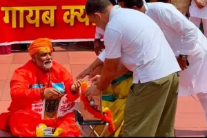 Delhi Parliament Protest: संसद परिसर में प्रदर्शन के बाद पप्पू यादव पर FIR, भगवा वेशभूषा में विरोध बना विवाद का कारण
