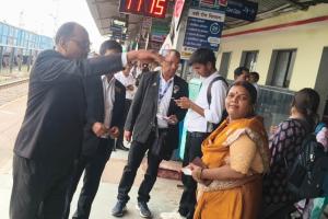 शहडोल-अनूपपुर रेल सेक्शन में चला सघन टिकट चेकिंग अभियान, 274 यात्रियों से वसूला 2.47 लाख रुपये जुर्माना  