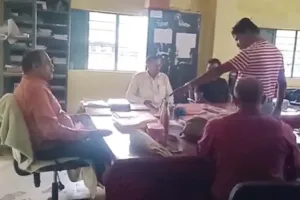 “मैं तुम्हें प्राचार्य नहीं मानता…” बिलासपुर स्कूल का Video वायरल, DEO-BEO से थाने तक पहुंचा मामला