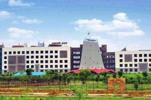 आवेदन के प्रारूप में बाबू की गलती, सजा भुगत रहे प्रदेश के 50 से अधिक डीएनबी डॉक्टर; छह महीने से नहीं मिला वेतन