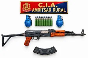 Punjab News: अAK-47 से लेकर हैंड ग्रेनेड तक… अमृतसर में हथियारों की खेप बरामद, पाकिस्तान कनेक्शन की जांच तेज