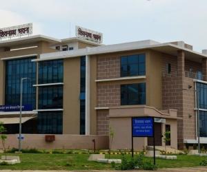 दलालों के इशारे पर पास हुए करोड़ों के बिल जल संसाधन विभाग के ईएनसी उइके के घोटालों की सीबीआई जांच की उठी मांग