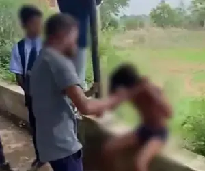 आत्मानंद स्कूल के नाबालिग छात्र का अपहरण कर की बेरहमी से पिटाई, कपड़े उतरवाकर पीटा, VIDEO वायरल, 6 हिरासत में