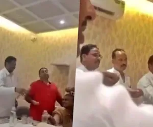‘अवैध कमाई आएगी तो बराबर बांटेंगे’… गंगाजल लेकर पार्षदों की शपथ का VIDEO वायरल, मचा बवाल